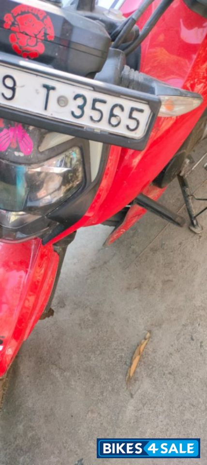 Red TVS Apache RTR 160 4V