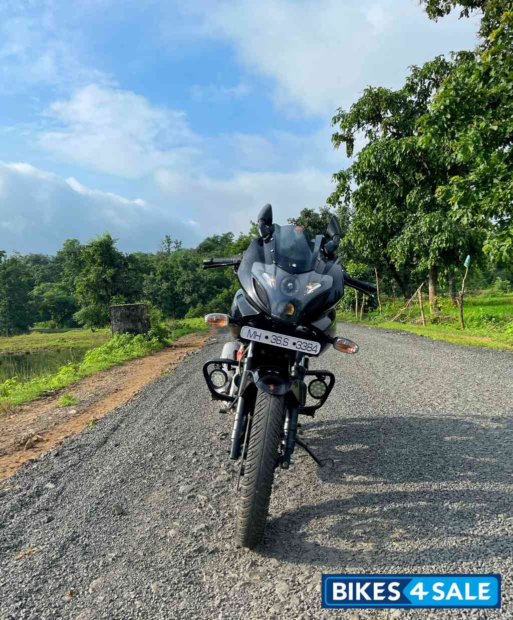 Bajaj Pulsar 220F