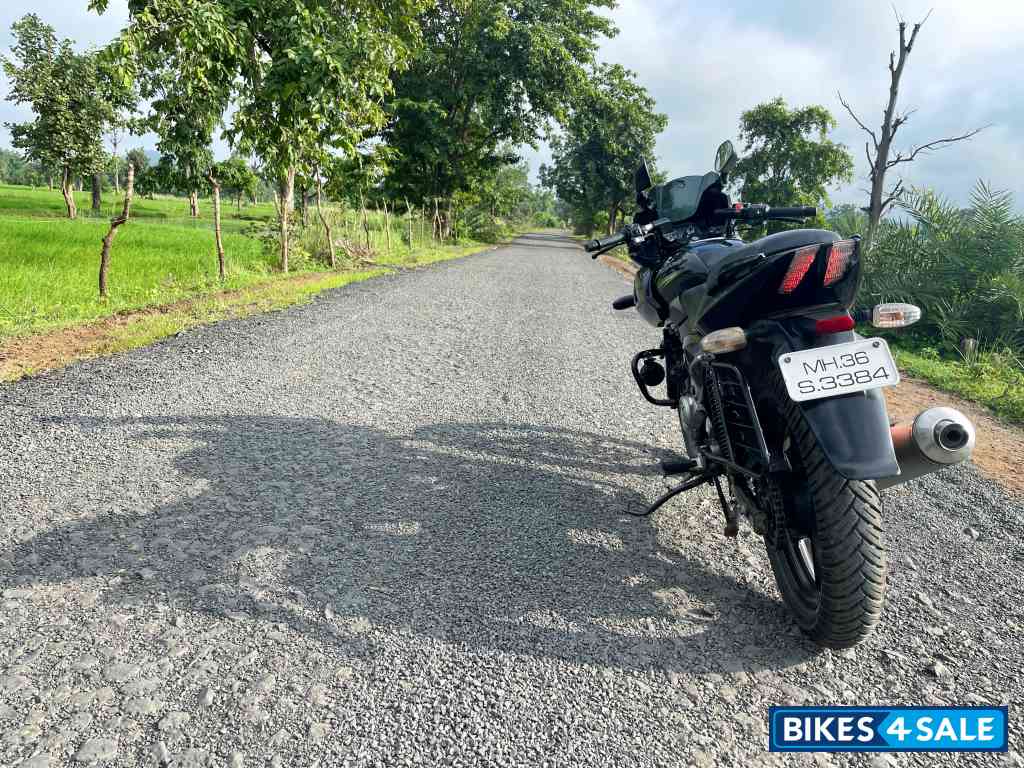 Bajaj Pulsar 220F