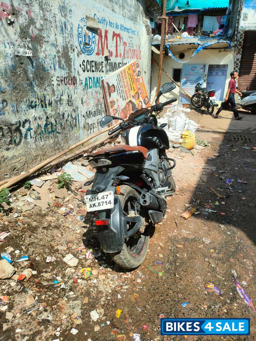 Black TVS Apache RTR 160 4V