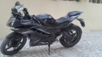 Black Yamaha YZF R15 V2