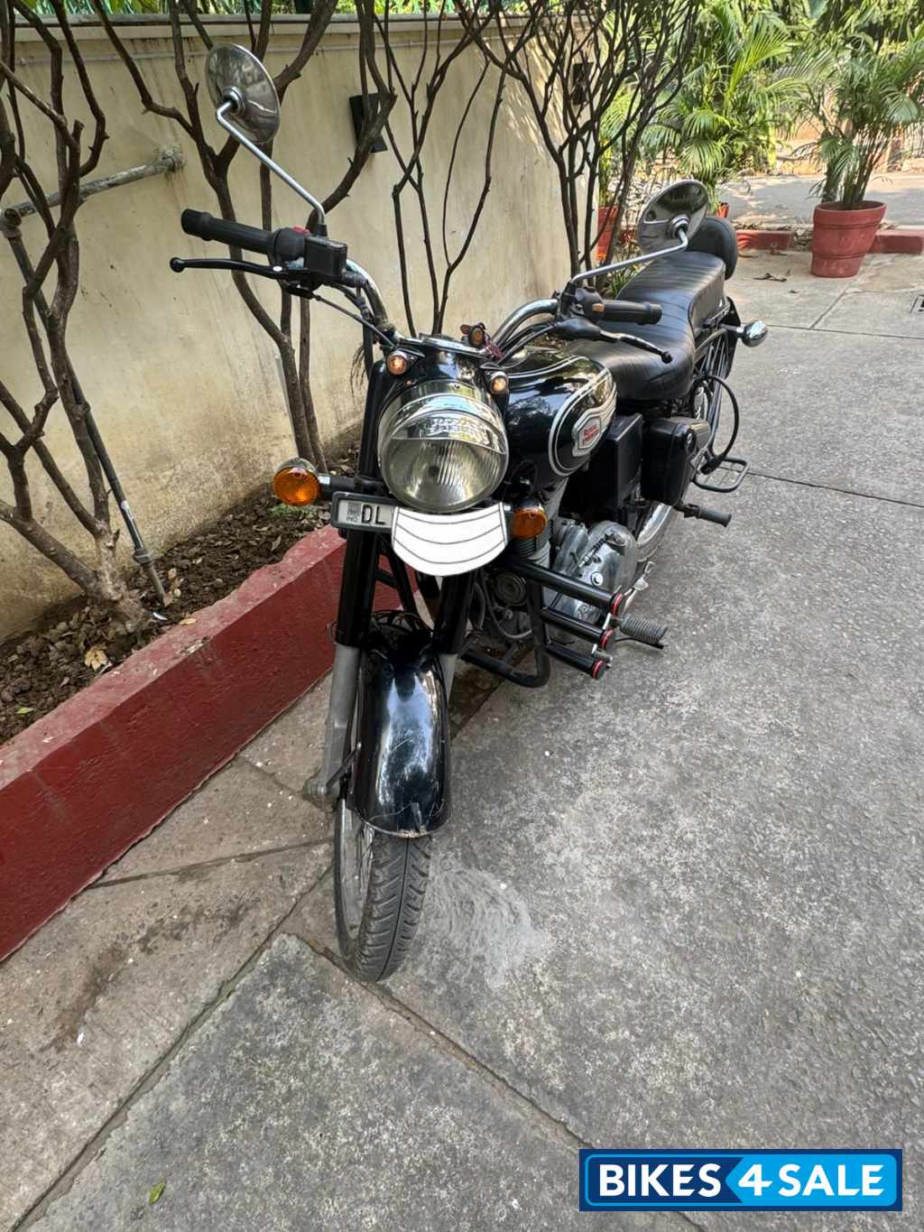 Black Royal Enfield Bullet Standard 500