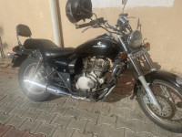 Bajaj Avenger 200 DTS-i