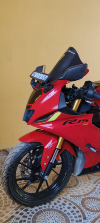 Yamaha R15 V4