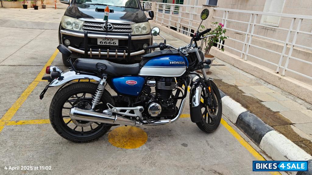 Blue And White Honda Hness CB350 DLX Blue And White Honda Hness CB350 DLX