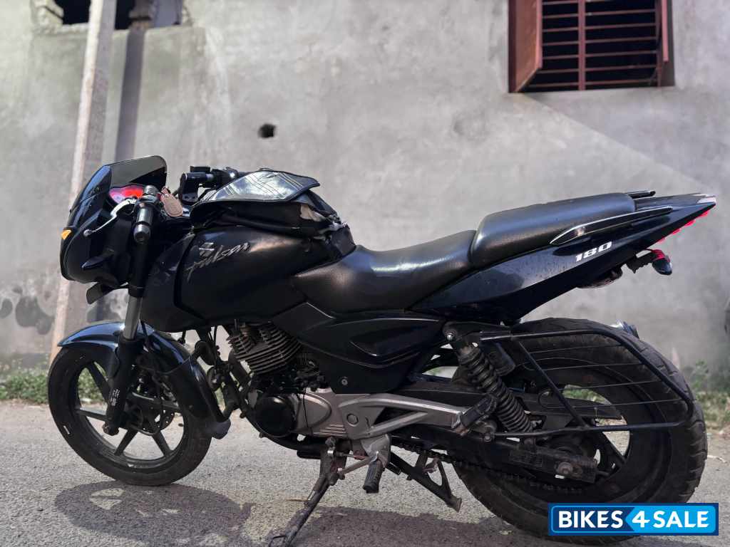 Bajaj Pulsar 180