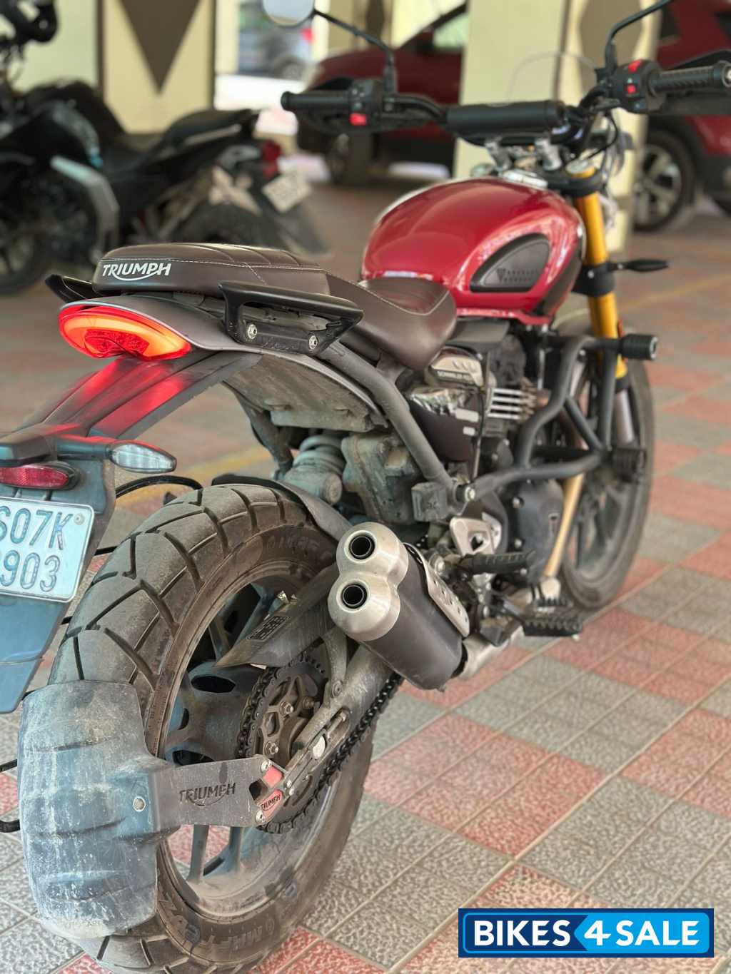 Red Triumph Scrambler 400 X