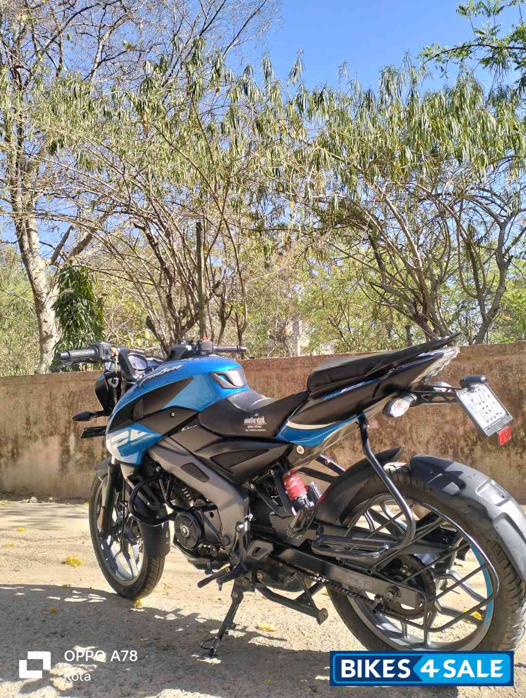 Blue Bajaj Pulsar NS 125
