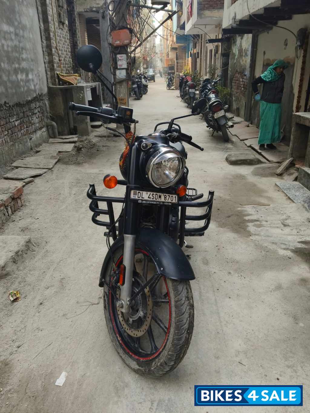 Black Royal Enfield Classic Stealth Black