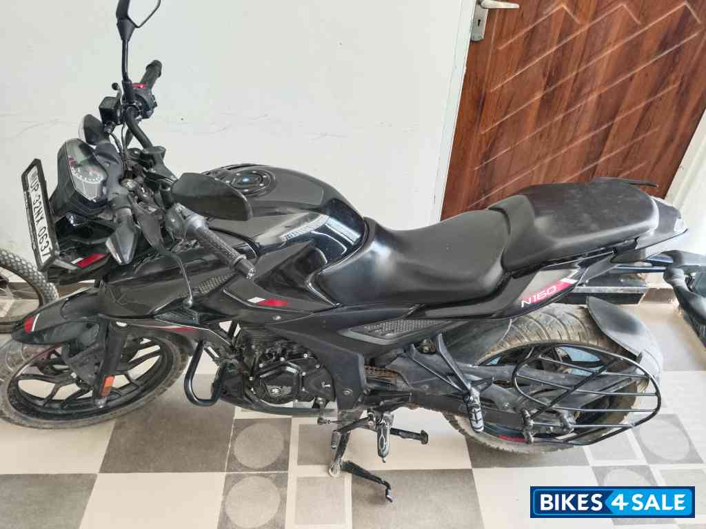 Black Bajaj Pulsar N160 Dual Channel ABS