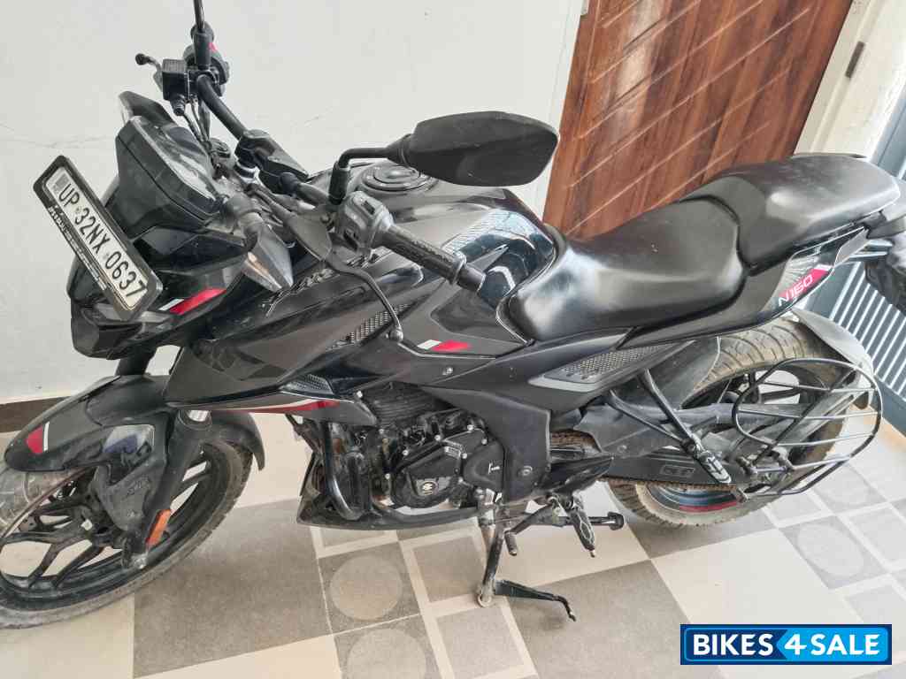 Black Bajaj Pulsar N160 Dual Channel ABS