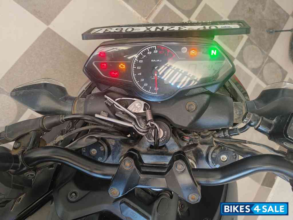 Black Bajaj Pulsar N160 Dual Channel ABS