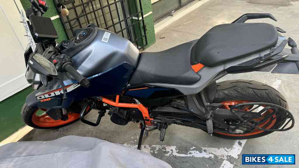 Atlantic Blue KTM Duke 390 2024
