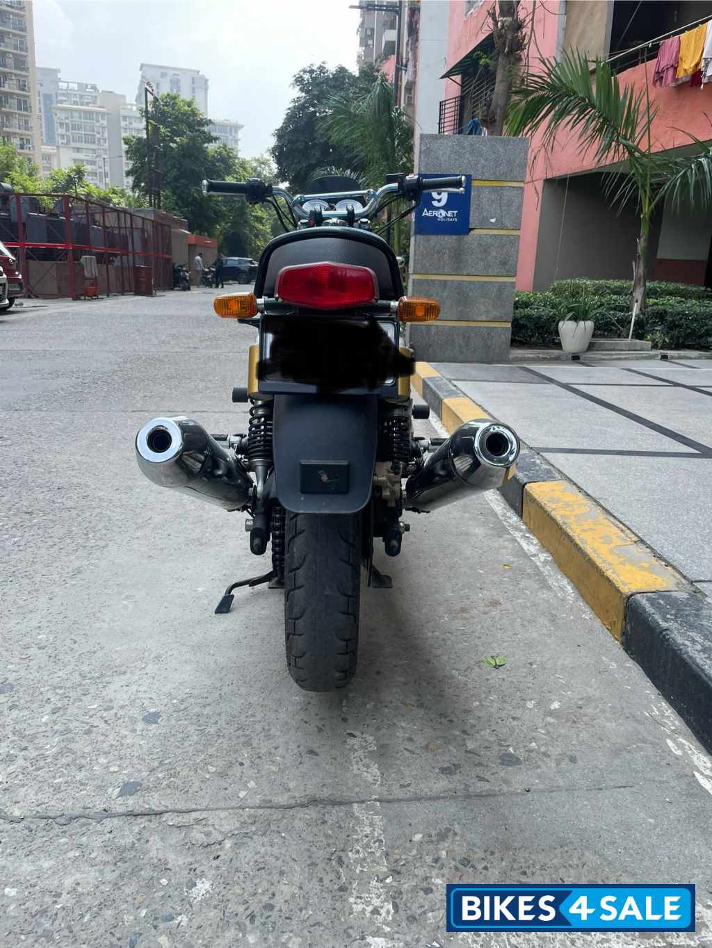 Ventura Blue Royal Enfield Interceptor 650 Twin