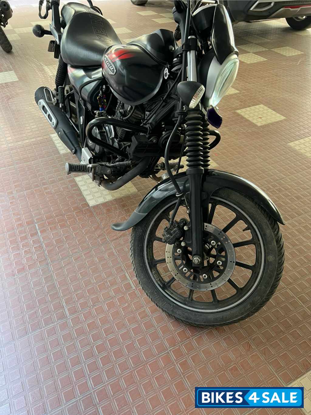 Bajaj Avenger Street 220