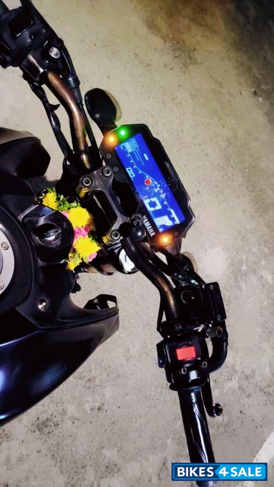 Metallic Black Yamaha MT-15 Ver 2.0 Metallic Black Yamaha MT-15 Ver 2.0