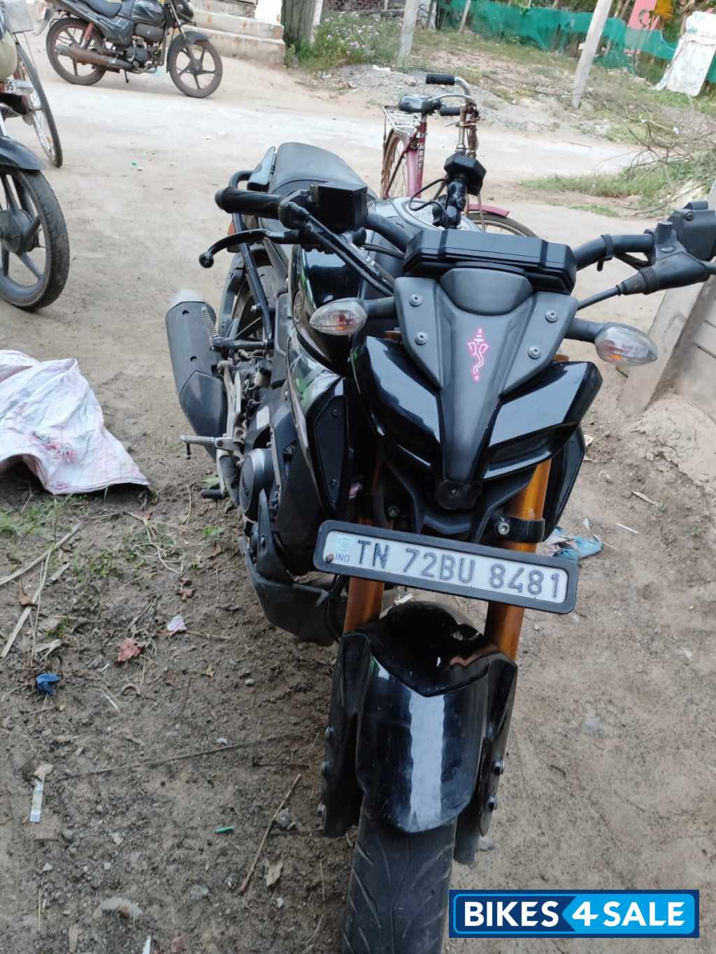 Metallic Black Yamaha MT-15 Ver 2.0 Metallic Black Yamaha MT-15 Ver 2.0