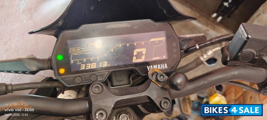 Metallic Black Yamaha MT-15 Ver 2.0 Metallic Black Yamaha MT-15 Ver 2.0