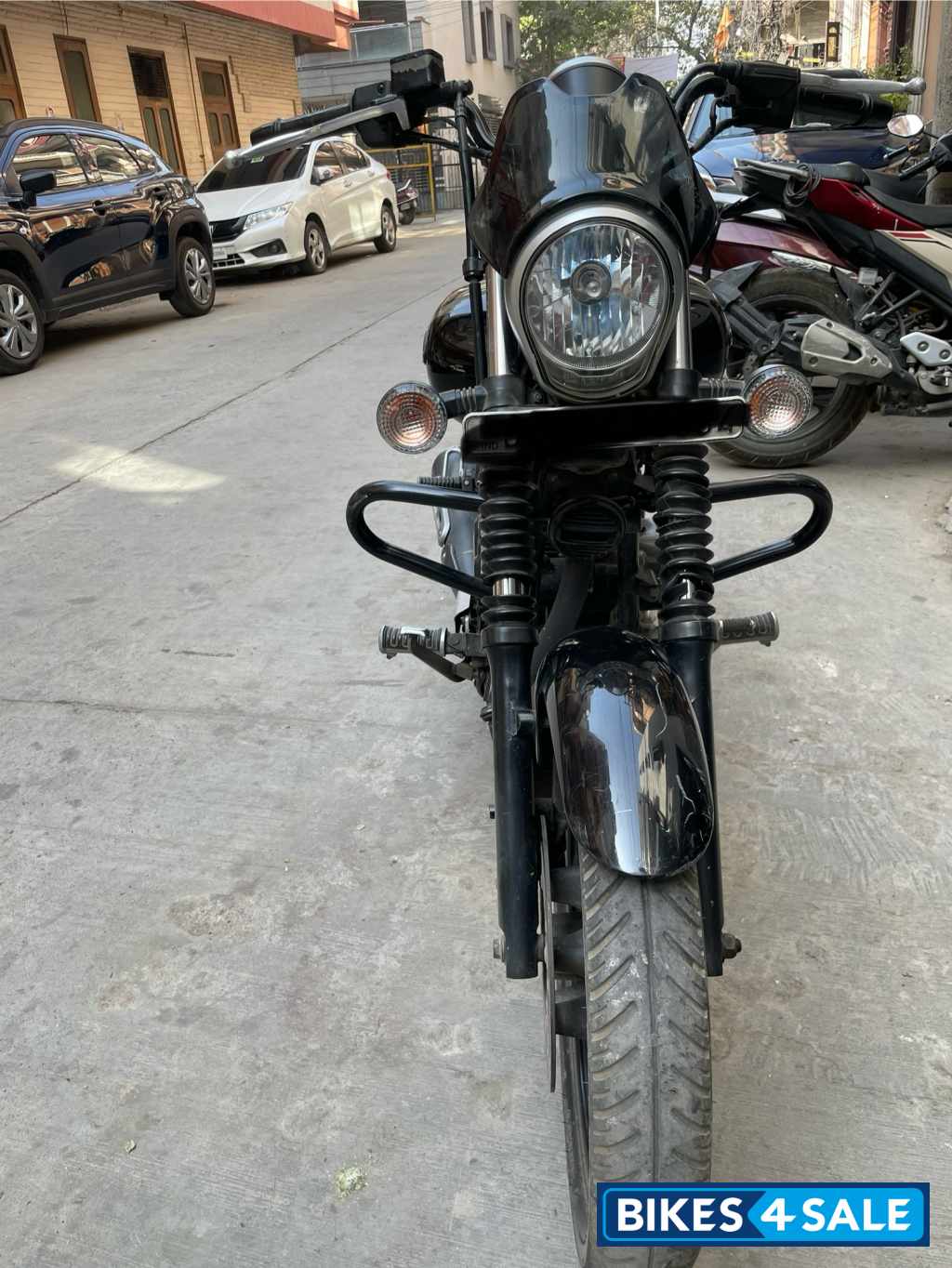 Bajaj Avenger Street 180