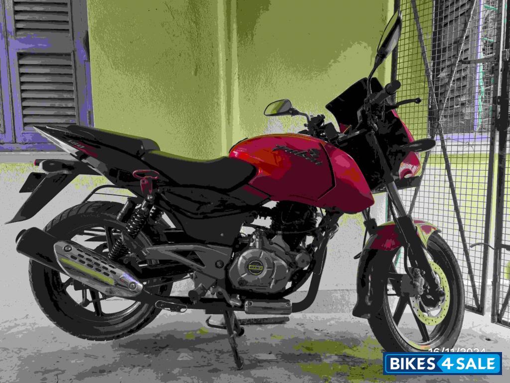 Red Bajaj Pulsar 180 DTSi