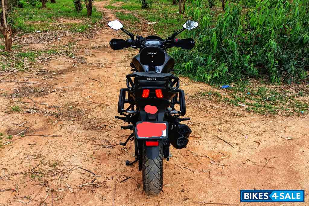 Black Bajaj Dominar 400 ABS BS6