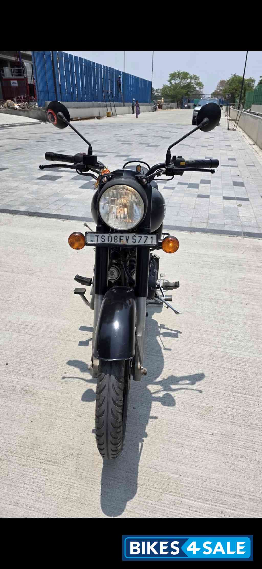 Stealth Black Royal Enfield Classic Stealth Black