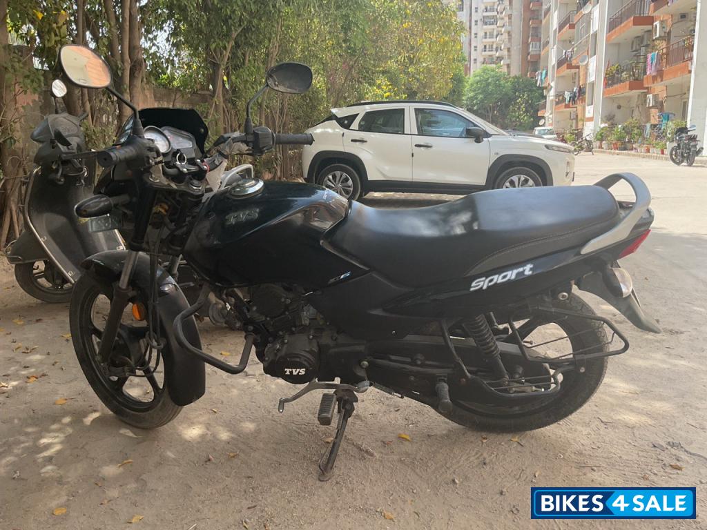 Black TVS Sport BS6