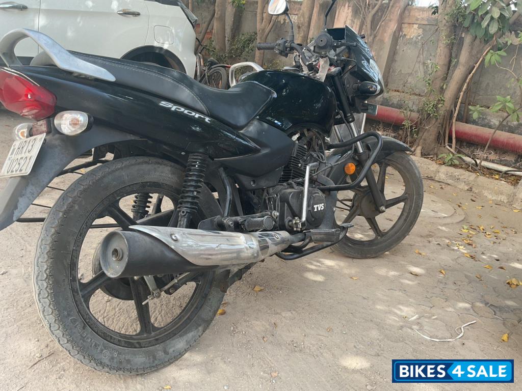 Black TVS Sport BS6