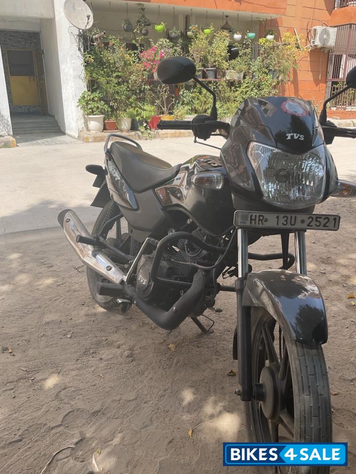 Black TVS Sport BS6