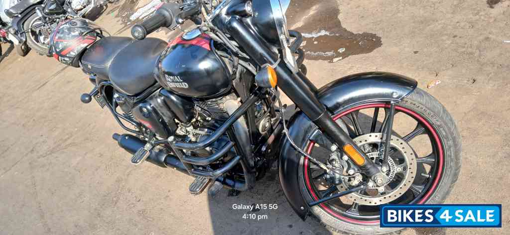 Dark Stealth Black Royal Enfield Classic Stealth Black Dark Stealth Black Royal Enfield Classic Stealth Black