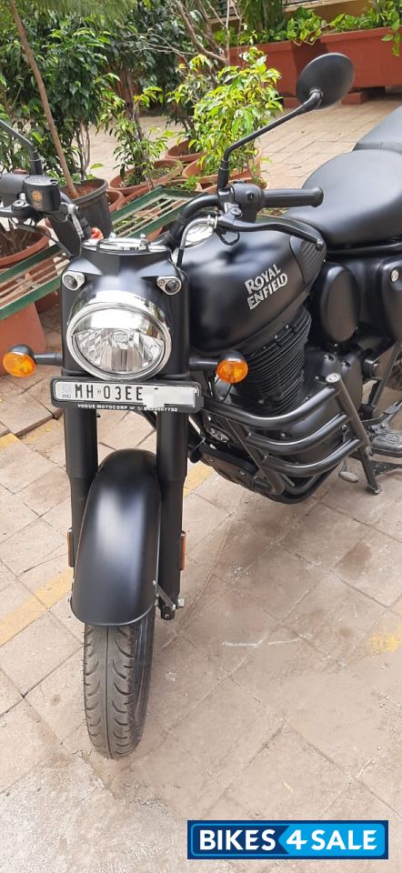 Dark Stealth Black Royal Enfield Classic Stealth Black Dark Stealth Black Royal Enfield Classic Stealth Black