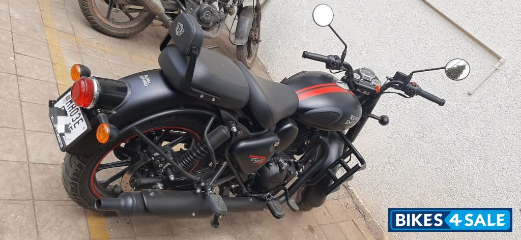 Dark Stealth Black Royal Enfield Classic Stealth Black Dark Stealth Black Royal Enfield Classic Stealth Black