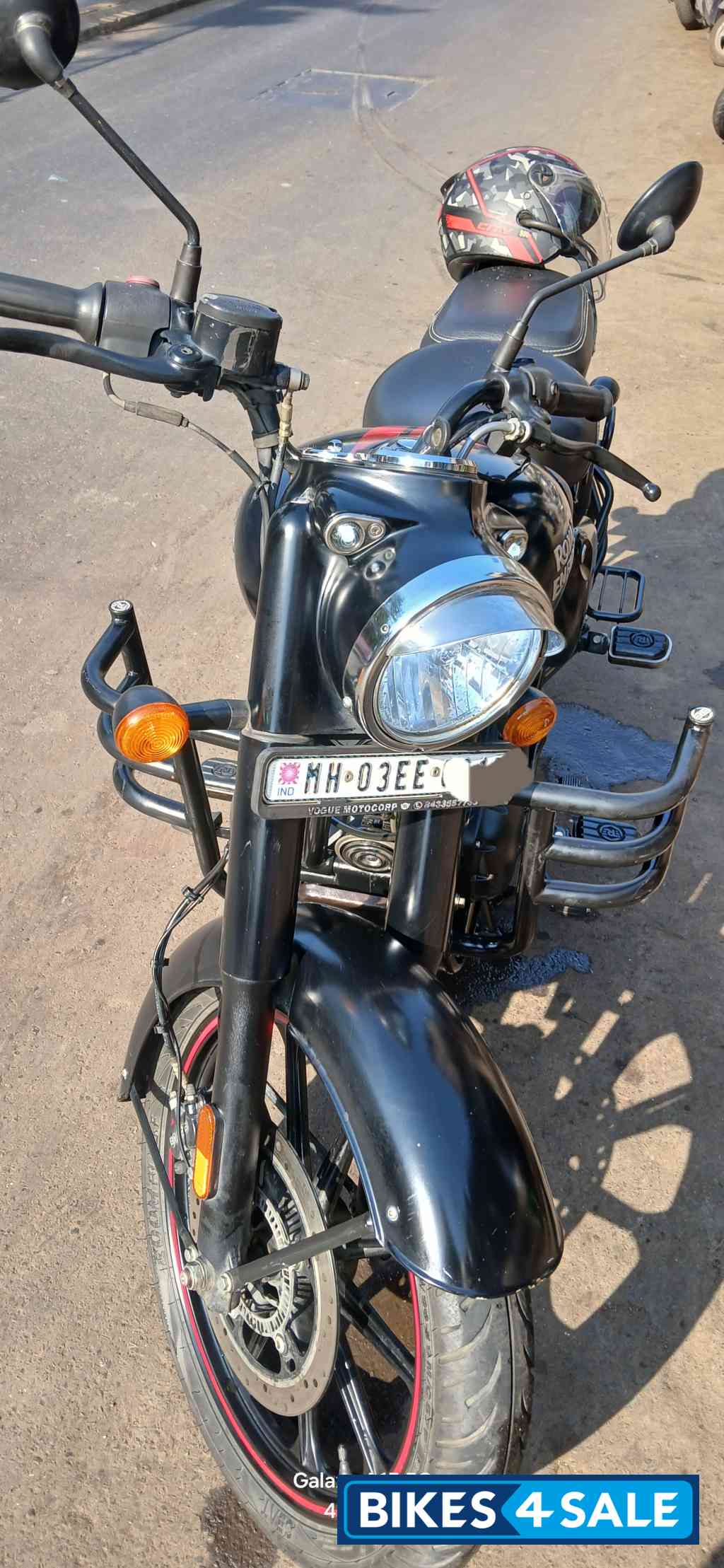 Dark Stealth Black Royal Enfield Classic Stealth Black Dark Stealth Black Royal Enfield Classic Stealth Black