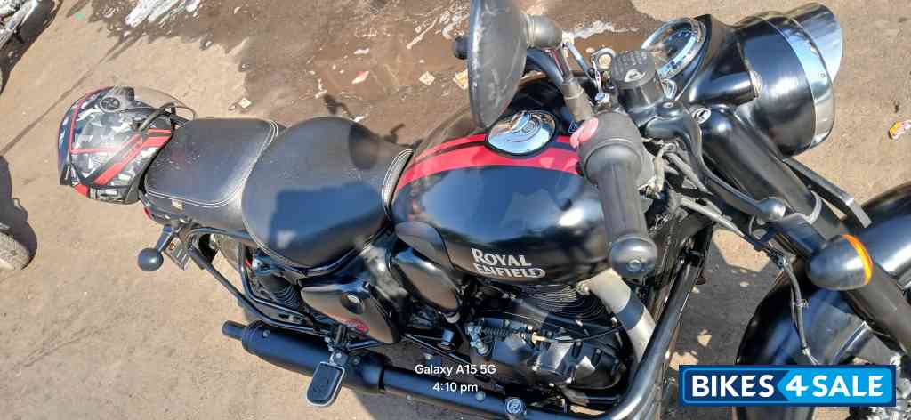 Dark Stealth Black Royal Enfield Classic Stealth Black Dark Stealth Black Royal Enfield Classic Stealth Black