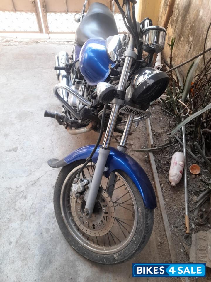 Bajaj Avenger 220 DTS-i