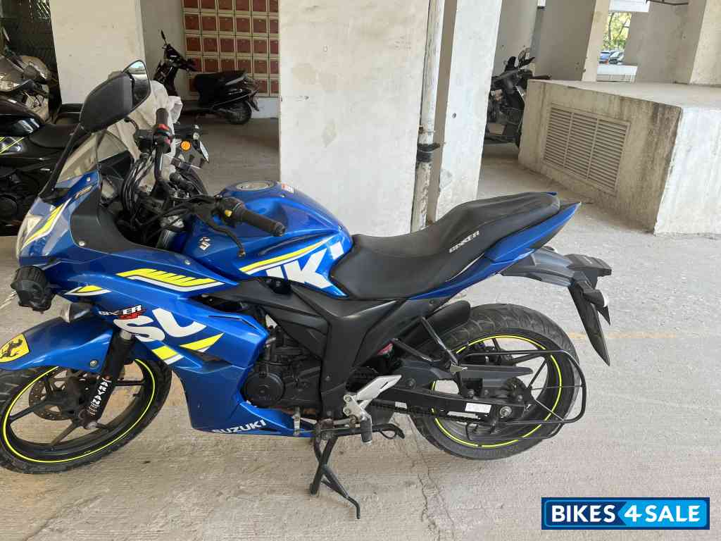 Suzuki Gixxer SF Fi