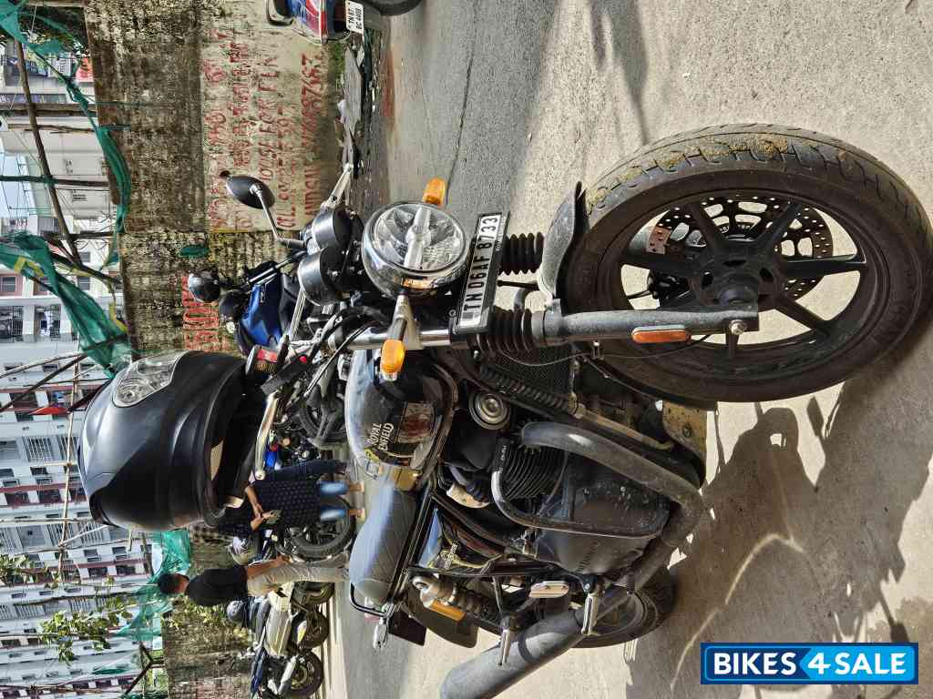 Black Ray Royal Enfield Interceptor 650 Twin
