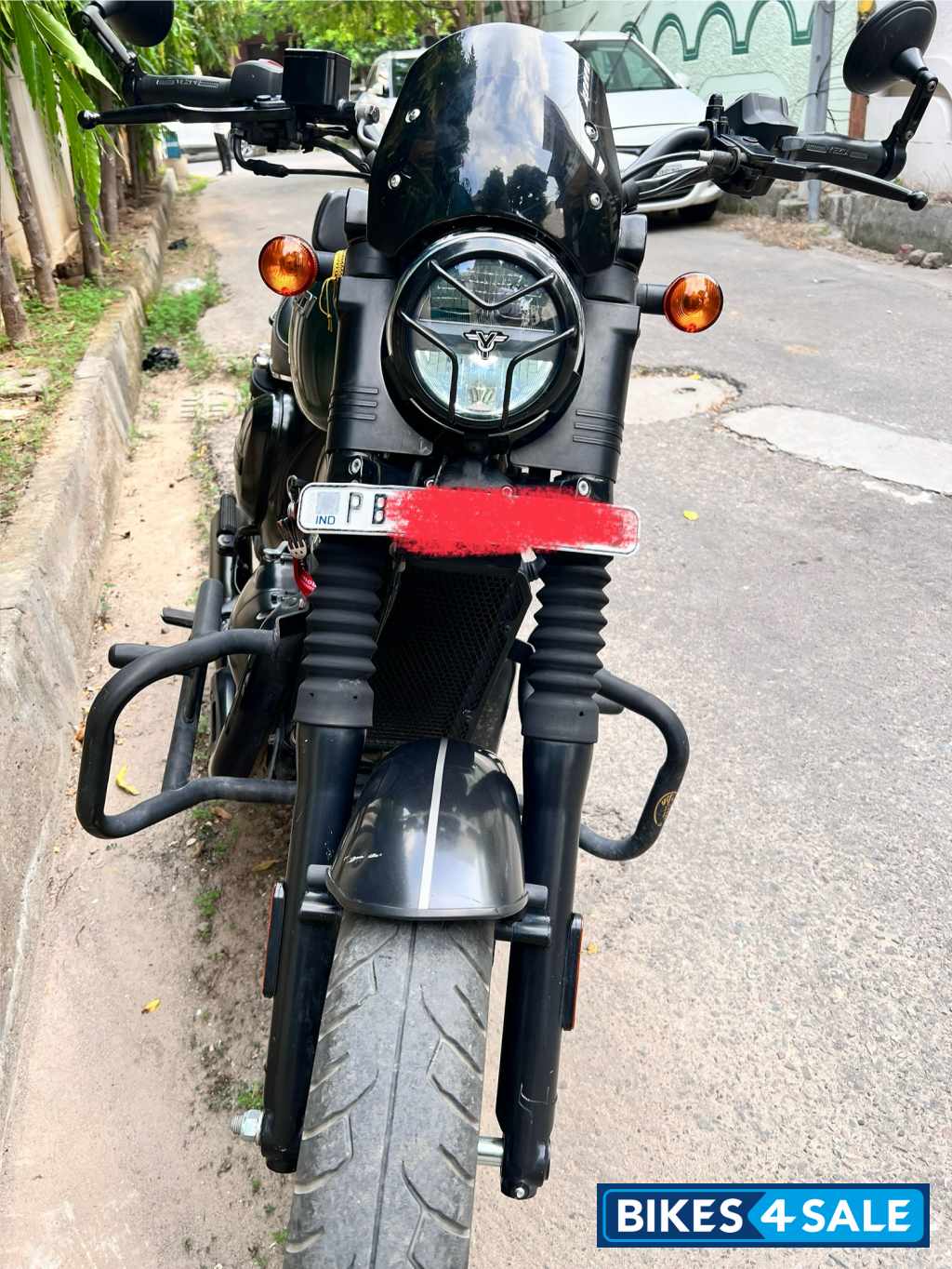 Hunter Green Yezdi Roadster Dual Tone