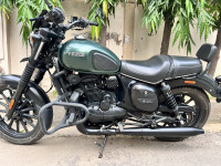 Hunter Green Yezdi Roadster Dual Tone