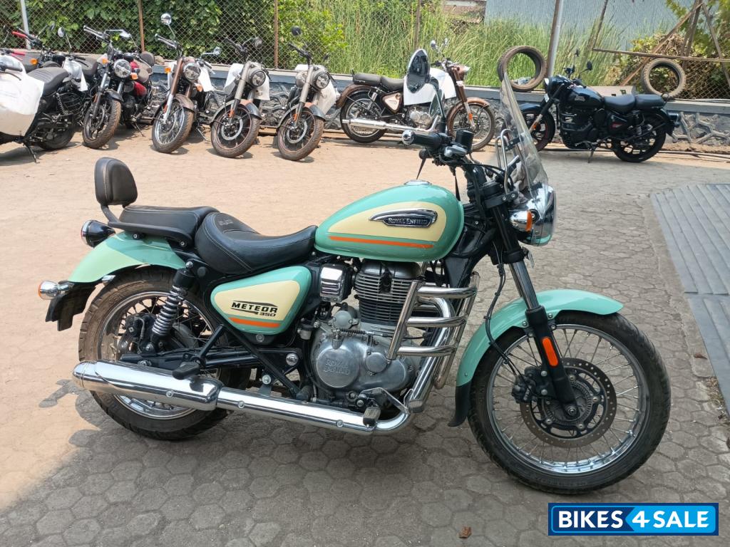 Aurora Green Royal Enfield Meteor 350 Aurora