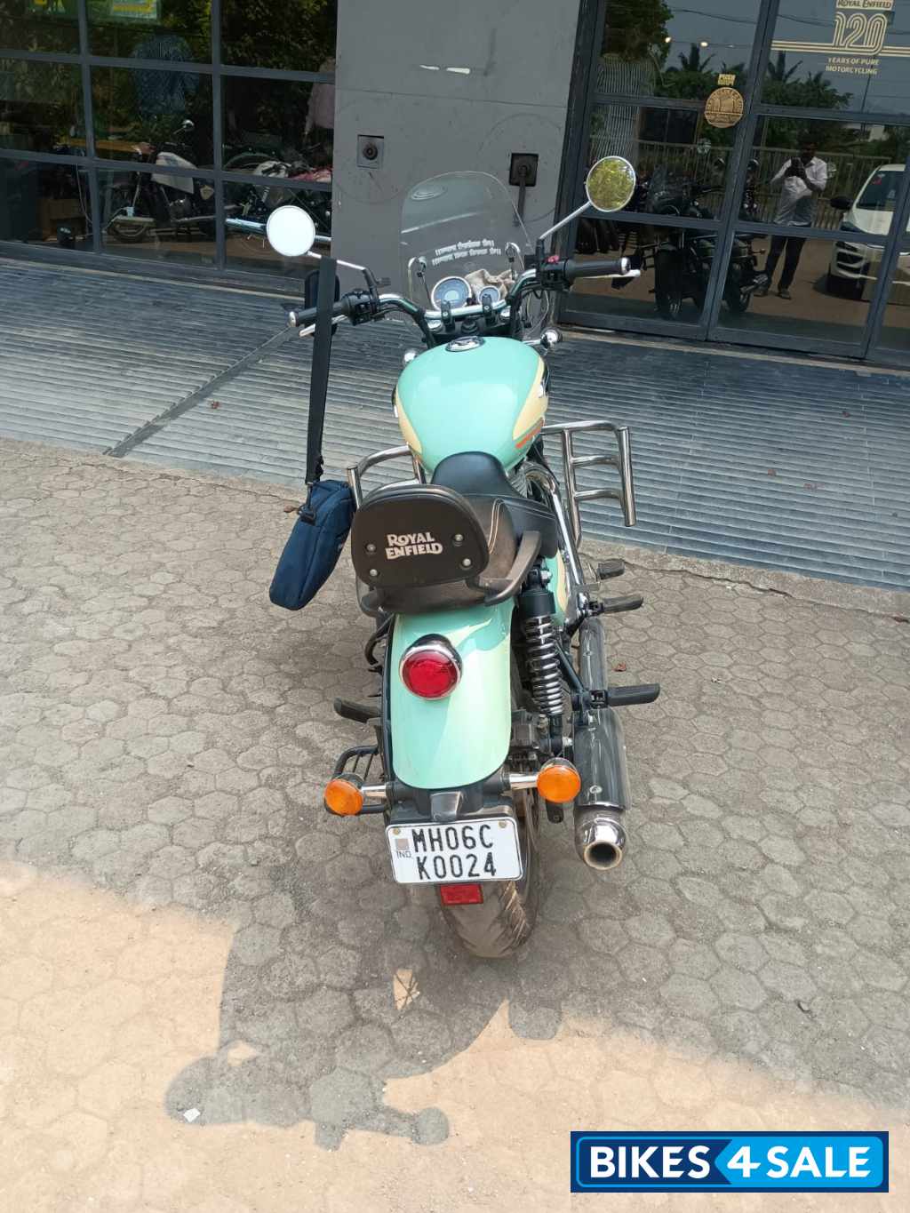 Aurora Green Royal Enfield Meteor 350 Aurora