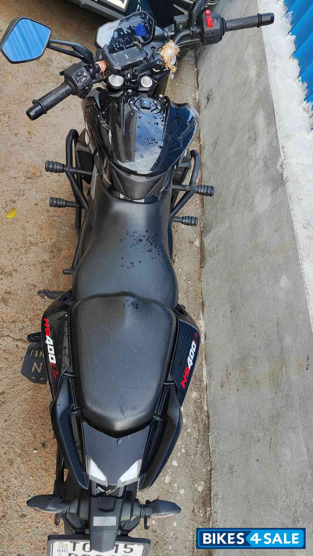 Black Bajaj Pulsar NS400Z