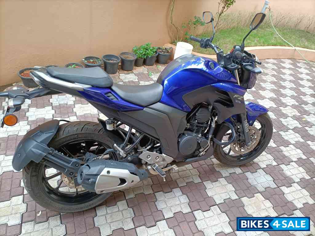 Blue Yamaha FZ 25 BS6 Blue Yamaha FZ 25 BS6