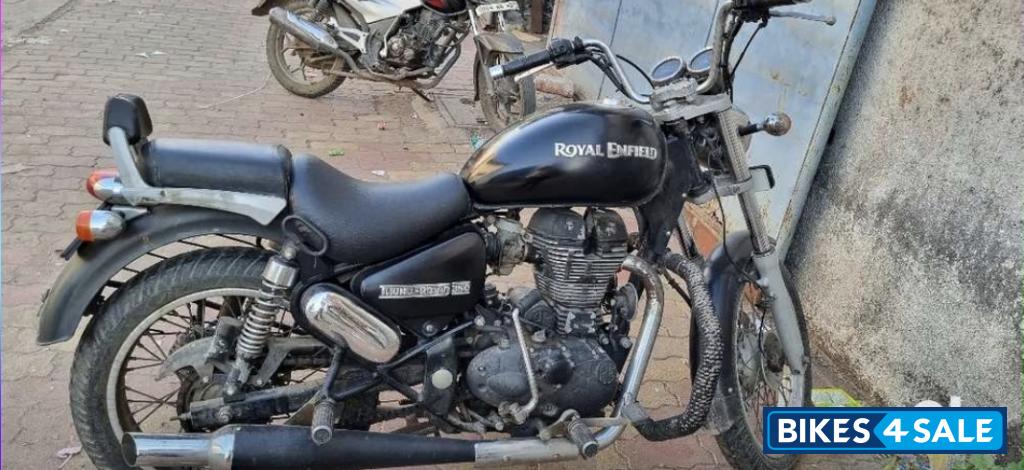 Black Royal Enfield Thunderbird 350