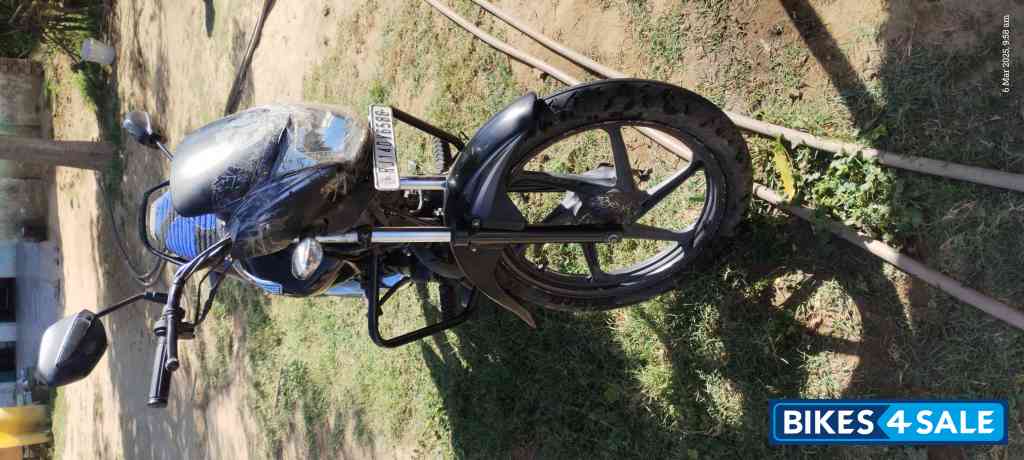 Gray Honda Dream Yuga