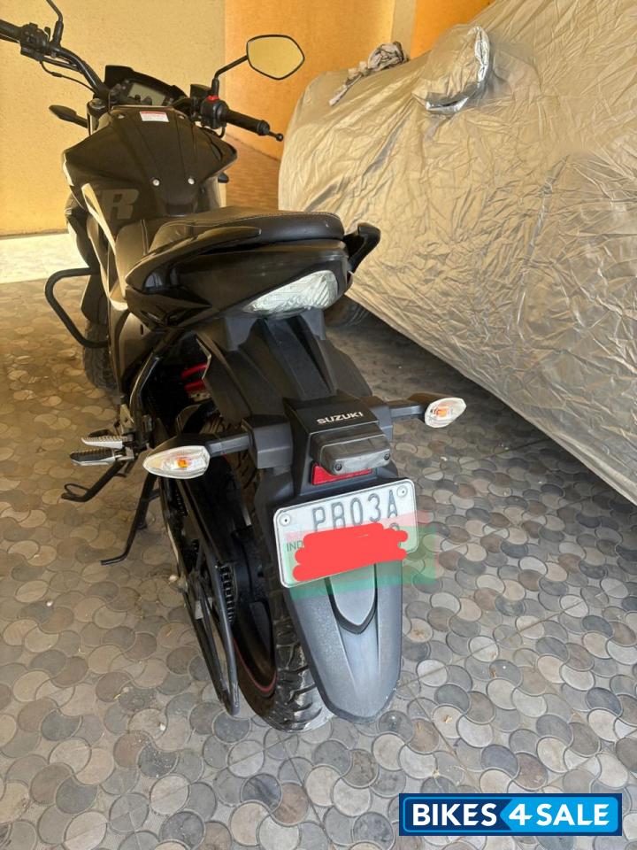 Black Suzuki Gixxer ABS