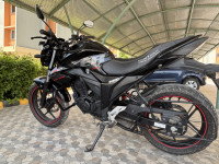 Black Suzuki Gixxer ABS