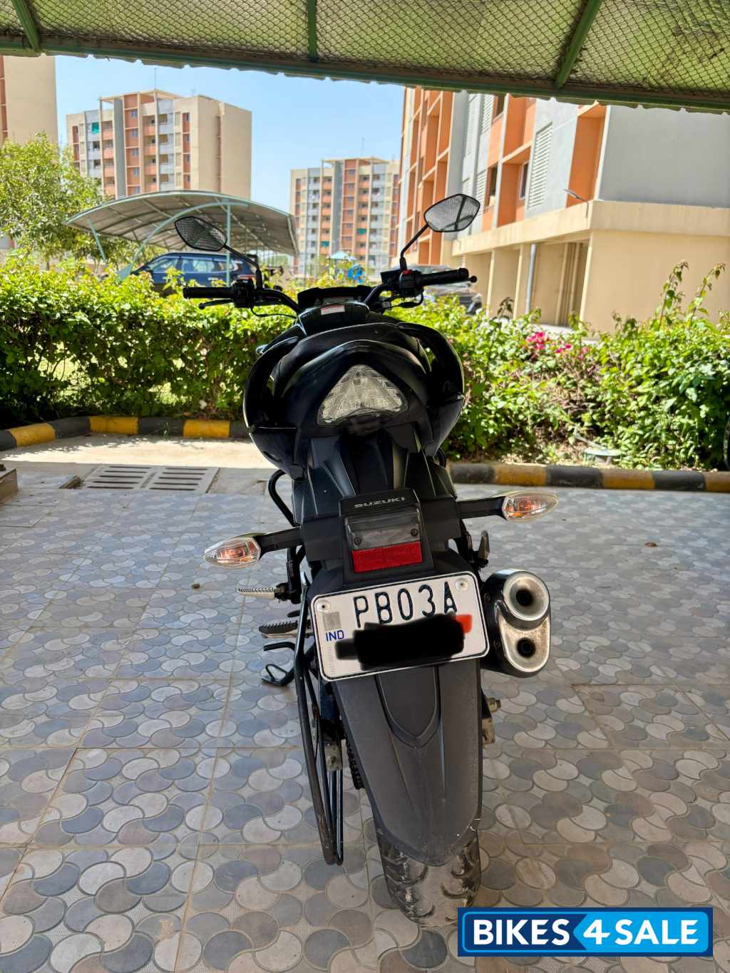 Black Suzuki Gixxer ABS