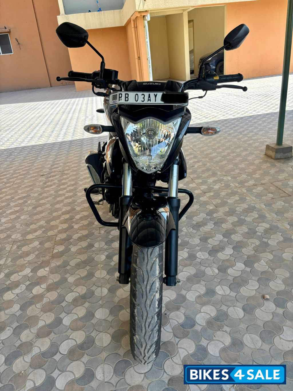 Black Suzuki Gixxer ABS