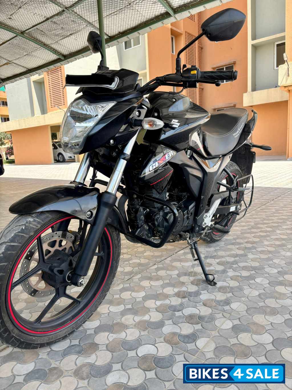 Black Suzuki Gixxer ABS